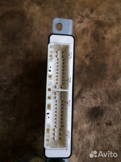 Mitsubishi Pajero 4 блок управления раздаткой