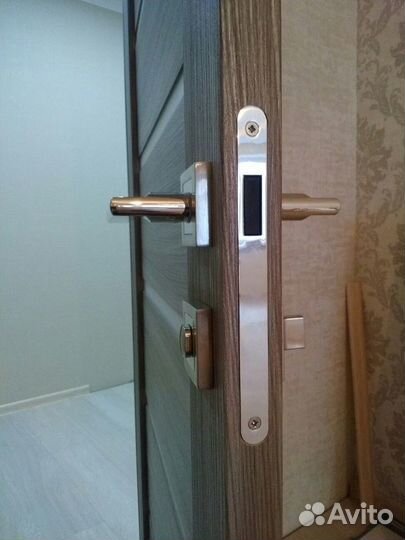 Установка межкомнатных дверей