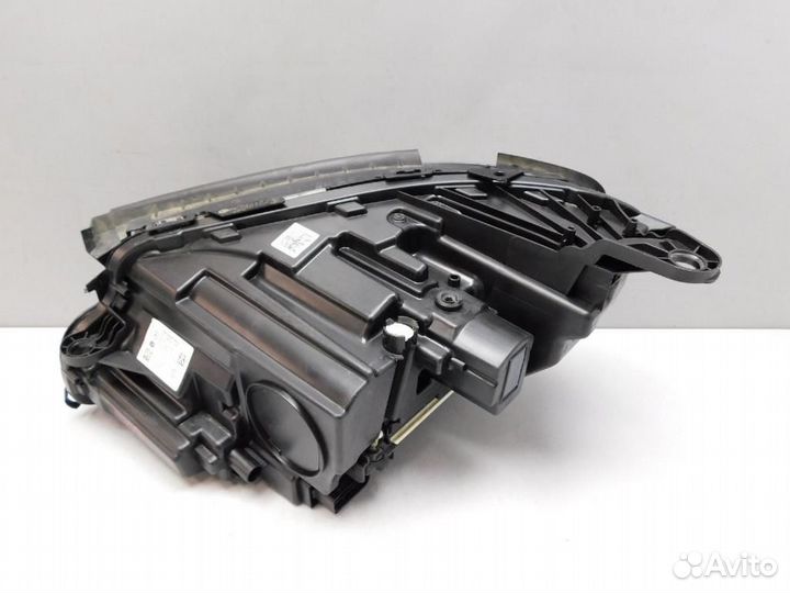 Фара правая Mercedes-Benz E-Class