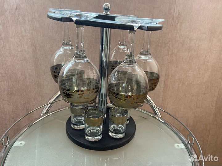 Набор бокалов для вина и стопок для водки