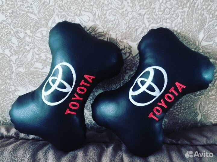 Подушка с вышивкой