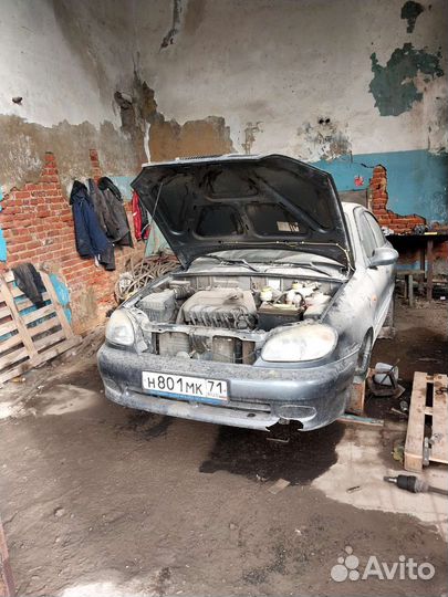 Автомобиль целиком на запчасти