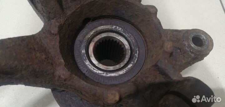 Кулак поворотный передний левый Fusion 2002-2012