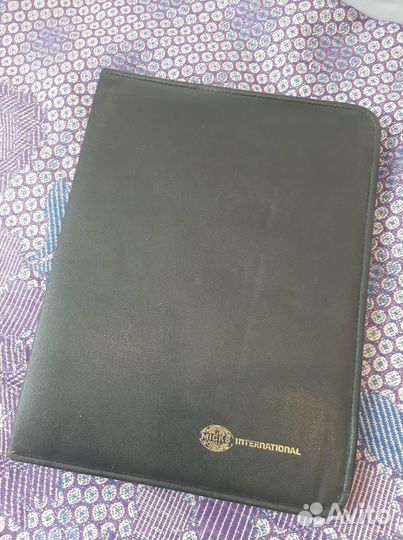 Папка для деловых бумаг и документов