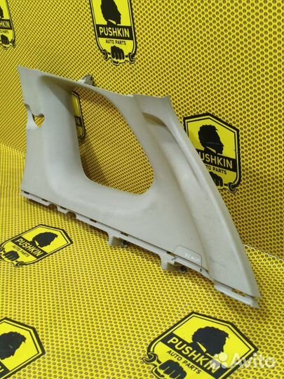 Обшивка стойки задней верхняя правая Mitsubishi