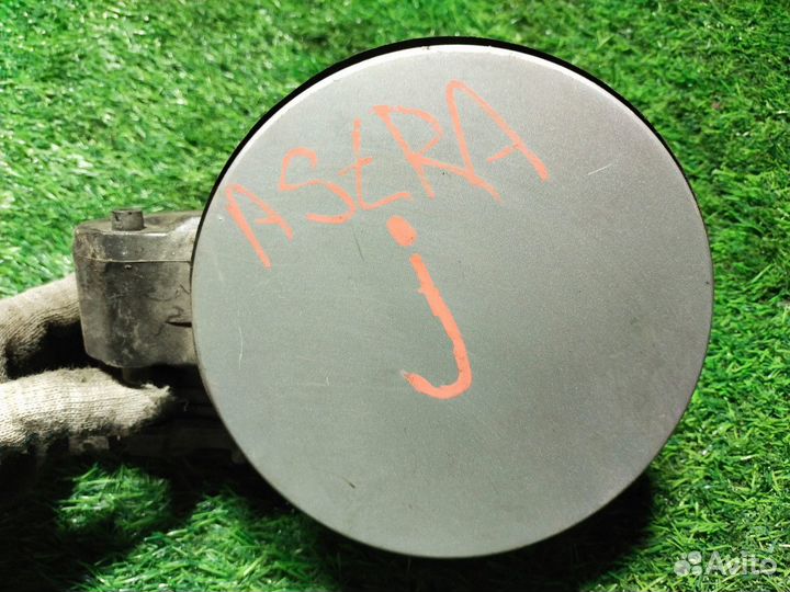 Лючок бензобака Opel Astra J I