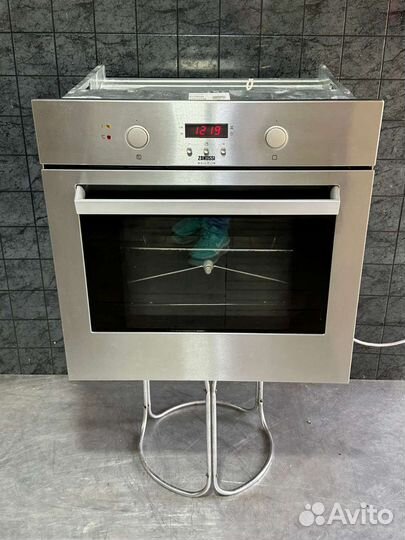 Духовой шкаф zanussi