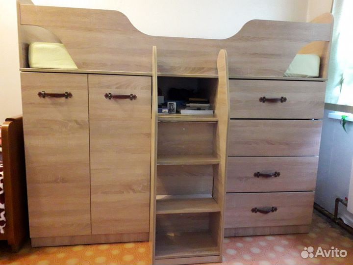 Уголок школьника с кроватью