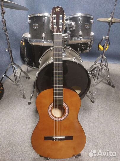 Электроакустическая классическая гитара Adams