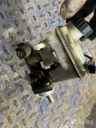 Главный тормозной цилиндр Chevrolet Lacetti