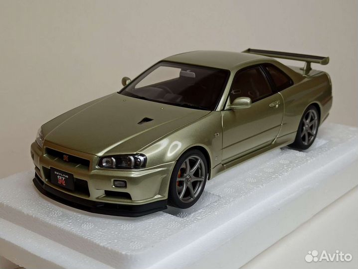Nissan Skyline GT-R (R34) V-spec II Autoart 1:18