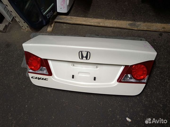 Крышка багажника Honda Civic 4D