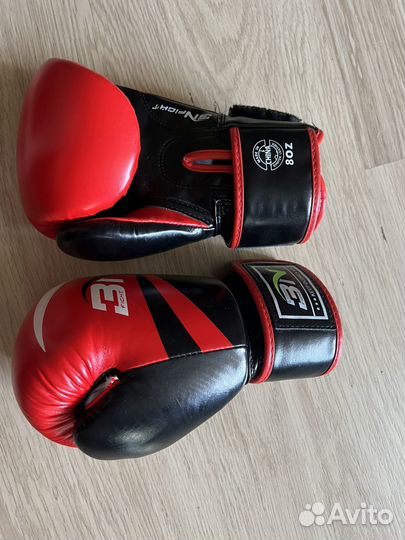 Боксерские перчатки 8 oz