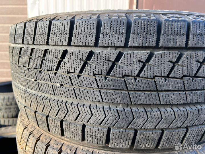 Bridgestone Blizzak VRX 225/55 R17