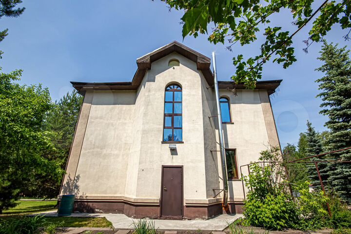 Коттедж 308 м² на участке 22 сот.