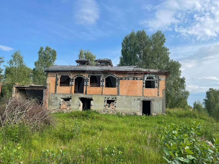 Дом 292,6 м² на участке 14 сот.