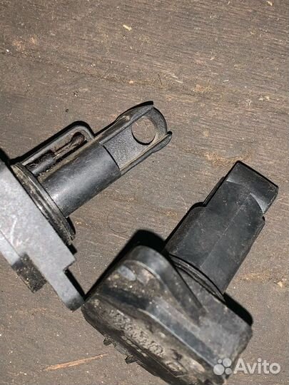 Расходомер воздуха дмрв Toyota 2220422010