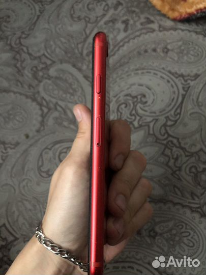 Телефон iPhone 8