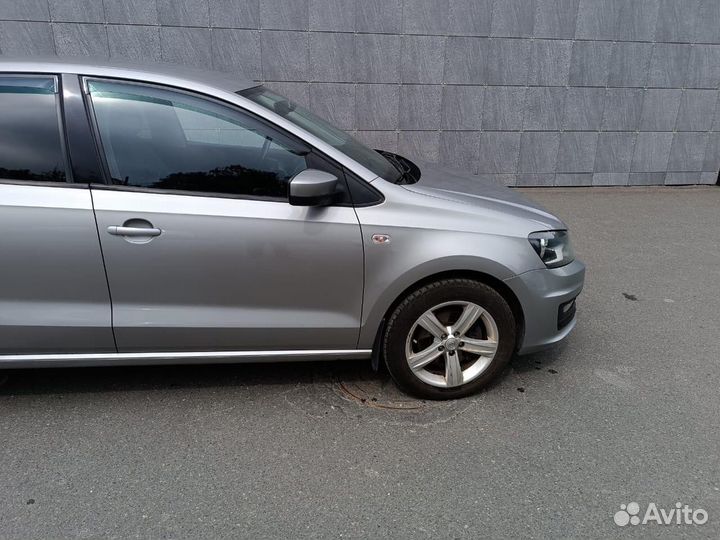 Volkswagen Polo 1.6 AT, 2017, битый, 153 000 км