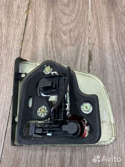 Фонарь крышки багажника задний правый Volkswagen