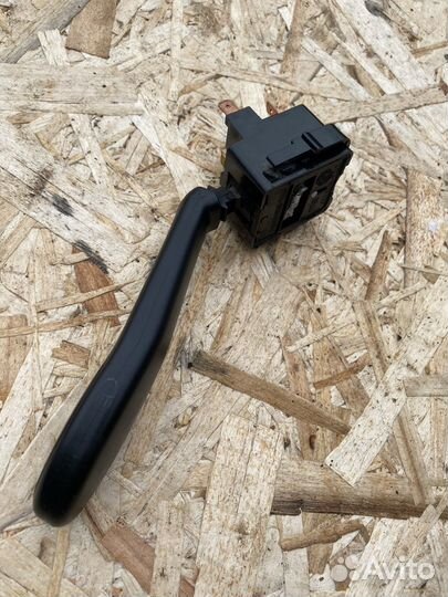 Левый подрулевой переключатель LADA kalina 1