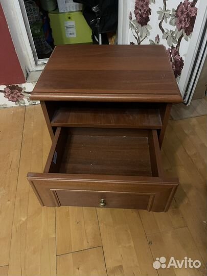 Тумба прикроватная