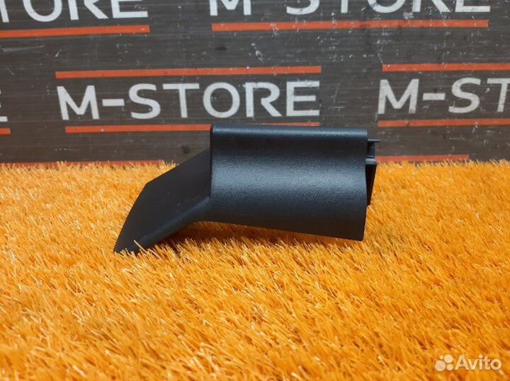 Накладка салазки сиденья передняя правая