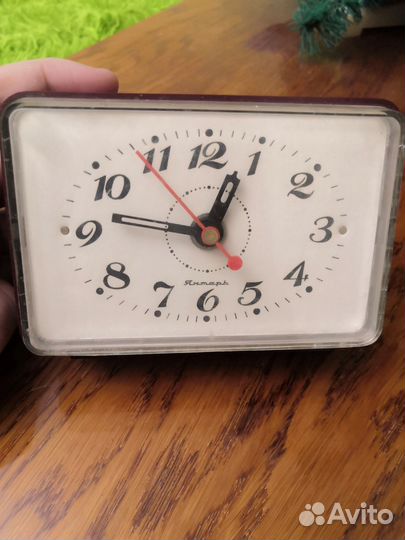 Часы будильник