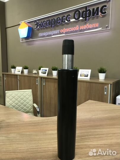 Газ-лифт для ремонта компьютерного кресла