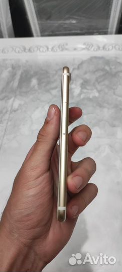 Телефон iPhone 7