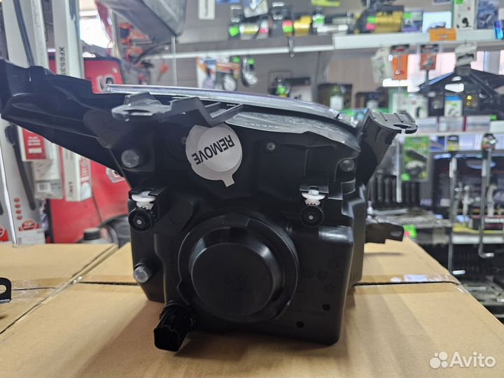 Фара левая или правая Ford Fusion