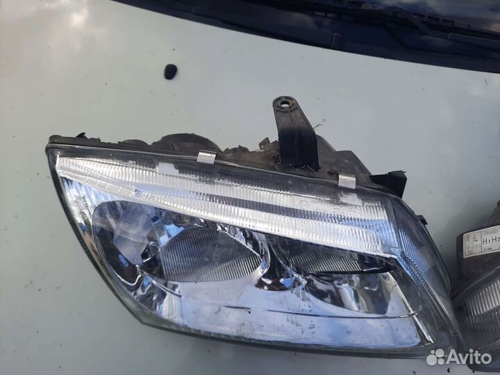 Фары на Nissan Almera n16