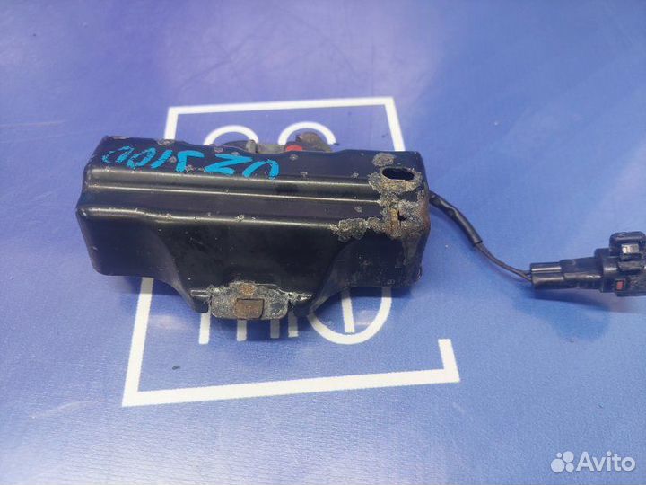 Замок капота Toyota Land Cruiser UZJ100 2UZ-FE