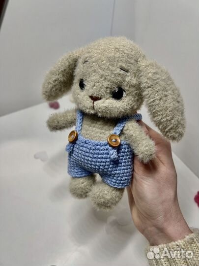 Мягкая игрушка зайчик вязаный