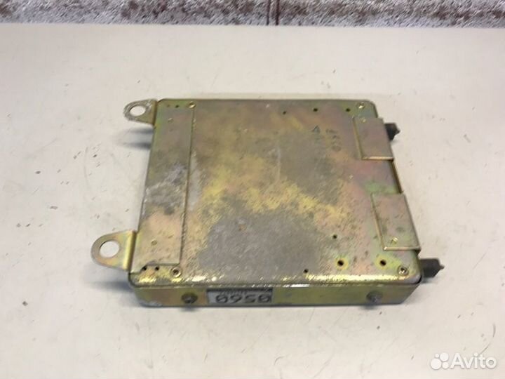 Блок управления двигателем Mitsubishi Eterna 2.0