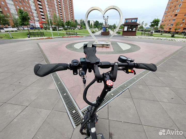 Электросамокат 2400W 2х2 полный привод