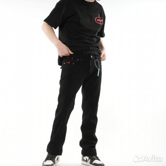 Джинсы True Religion черные с красными вставками