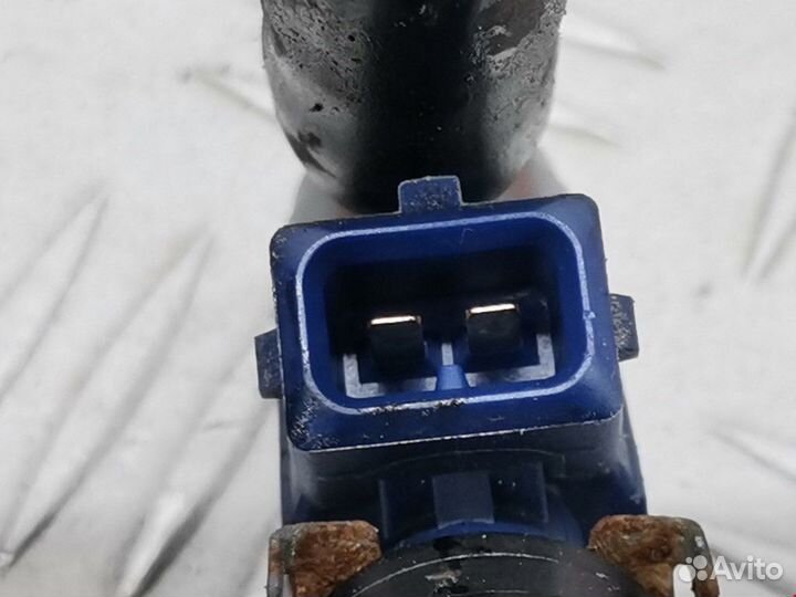 Форсунка Volkswagen Golf 3 2000 06A906031C