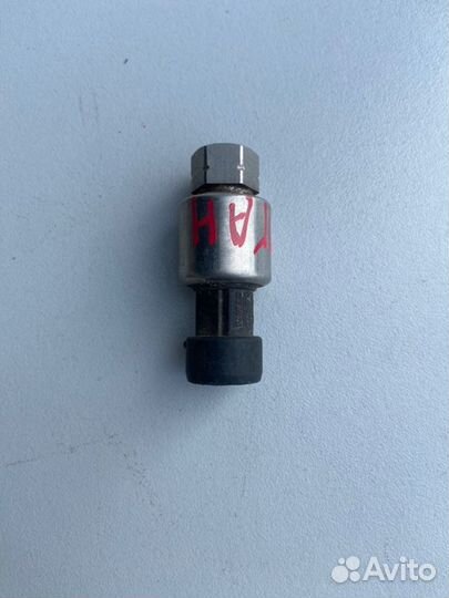 Датчик кондиционера Renault Logan