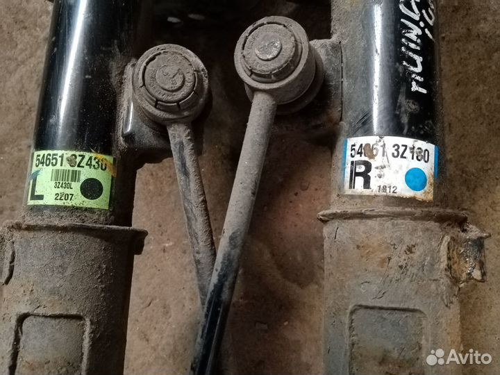 Стойка передняя левая на Хендай I40/ 2014 год