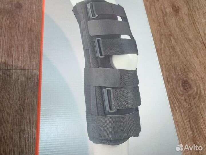 Тутор на коленный сустав