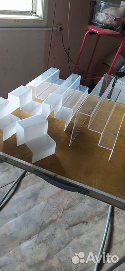 Подставки из оргстекла для лаков, жидкостей