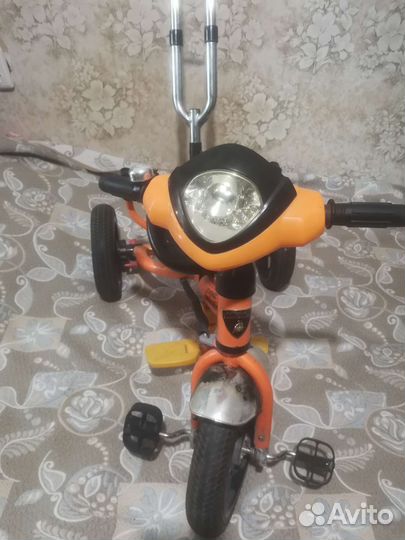 Трехколесный велосипед