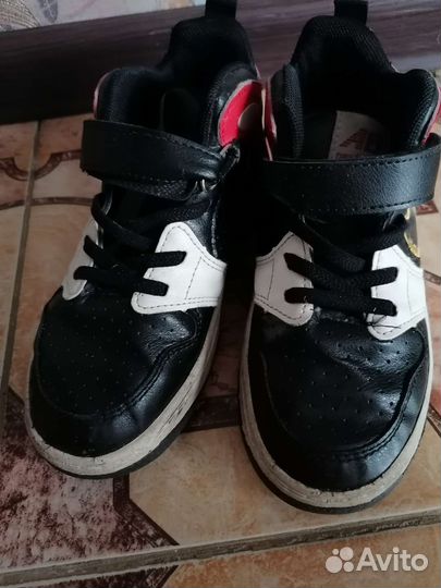 Кроссовки детские