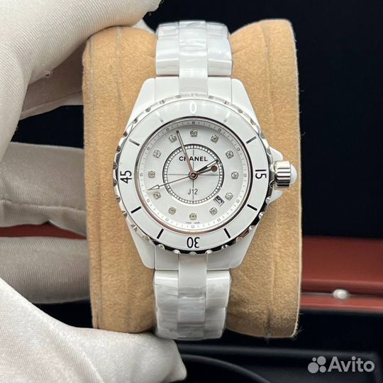 Часы Chanel J12