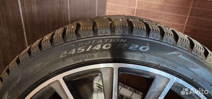 R20 Pirelli Ice Zero 2 275/35, PCD 5x112 DIA 66.6