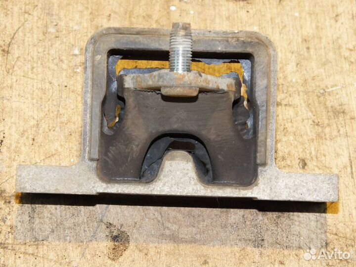 Опора АКПП задняя Infiniti EX/QX50 (J50)