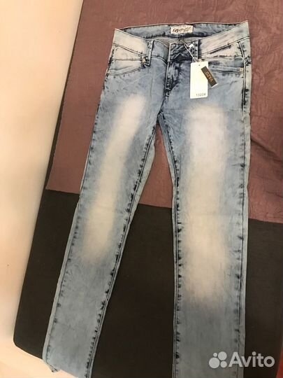 Джинсы женские