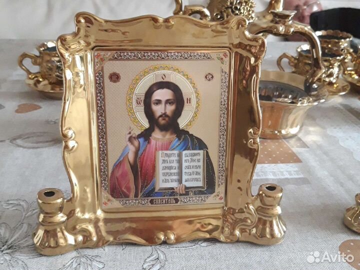 Икона из фаофора с отверстиями для свечек