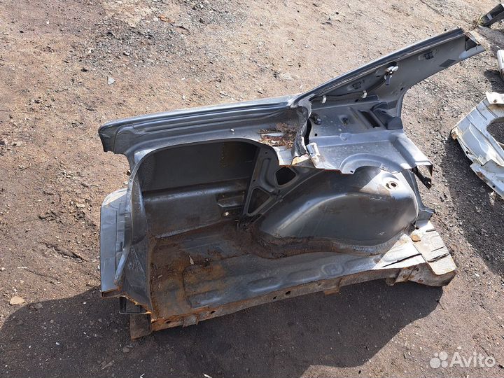 Крыло задний левый Renault 19